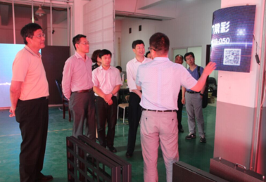 常州大學(xué)黨委浦玉忠、副校長(zhǎng)芮國(guó)強(qiáng)，常州市政協(xié)副主席、三會(huì)會(huì)長(zhǎng)顧森賢，常州市中小企業(yè)促進(jìn)中心主任胥加祥等領(lǐng)導(dǎo)來(lái)我司參觀考察