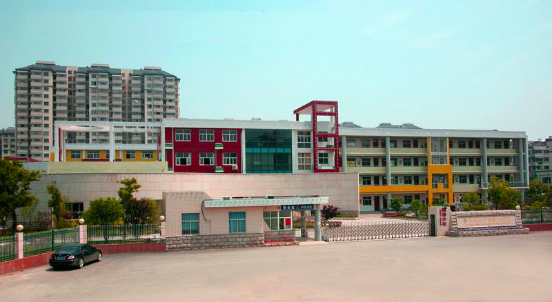 性能強有顏值，讓LED顯示屏的美綻放校園